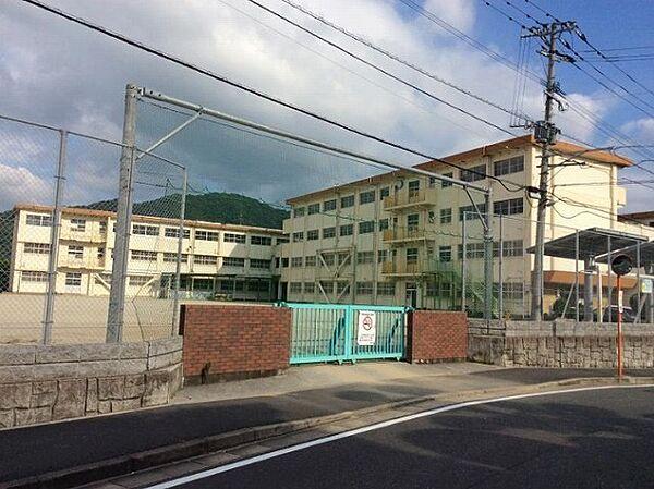 【周辺】北九州市立長行小学校（644m）