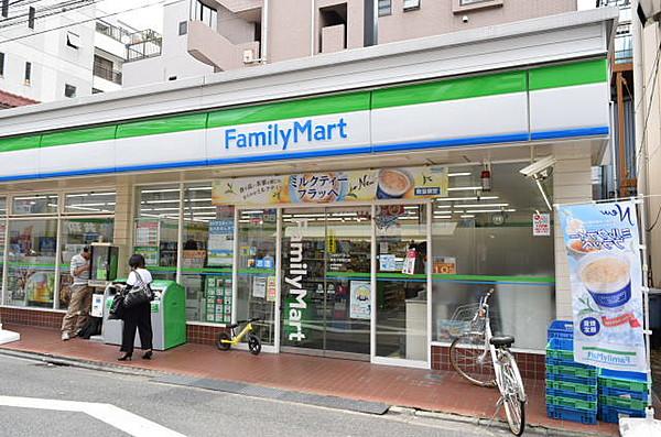 【周辺】ファミリーマート新丸子駅西口店 234m