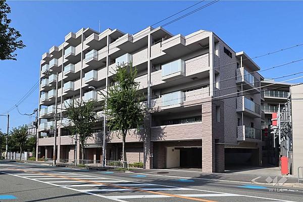 【外観】グランドパレス豊中桜の町は、大阪モノレール「少路」駅から北西方向へ徒歩8分、豊中市桜の町7丁目にあるマンション。
