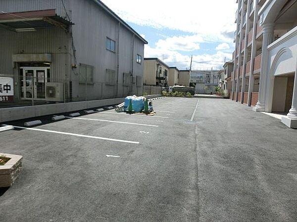 【駐車場】敷地内の駐車場もあります。