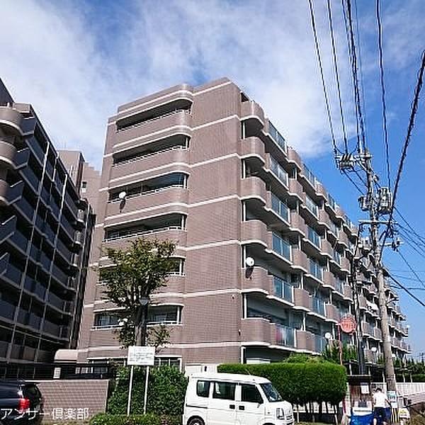 【外観】小学校は徒歩9分と通学便利