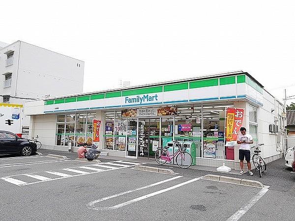 【周辺】ファミリーマート／小倉真鶴店 (402m)