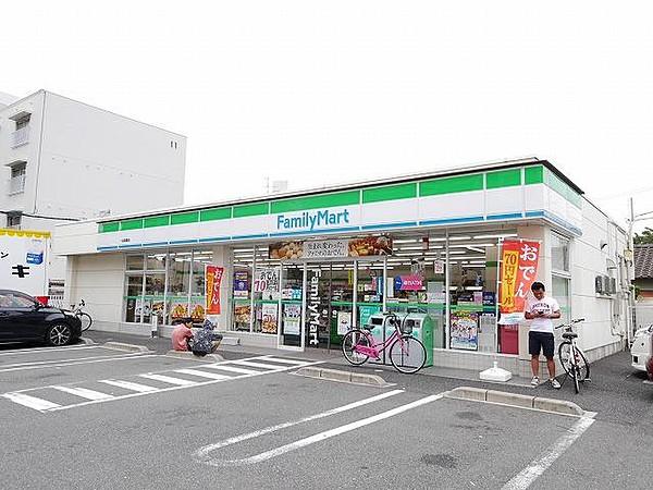 【周辺】ファミリーマート／小倉真鶴店 (230m)