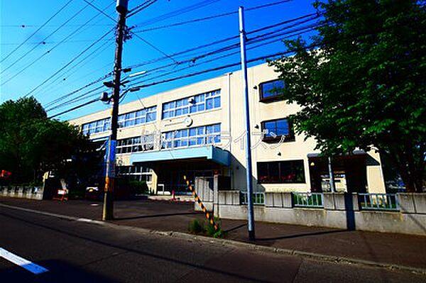 【周辺】小学校「札幌市立八軒小学校まで628m」