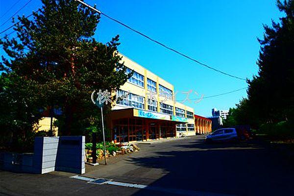 【周辺】小学校「札幌市立発寒南小学校まで402m」