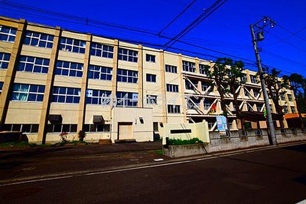 【周辺】小学校「札幌市立琴似中央小学校まで1060m」
