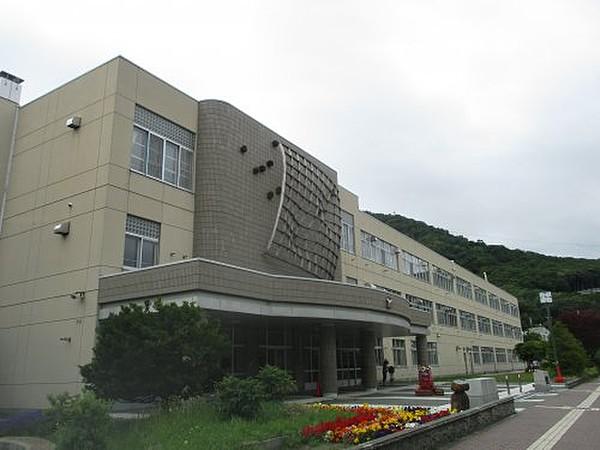 【周辺】中学校札幌市立 山鼻中学校まで813ｍ