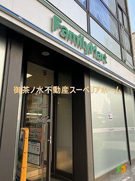 【周辺】ファミリーマート 赤坂見附駅前店 徒歩11分。 840m