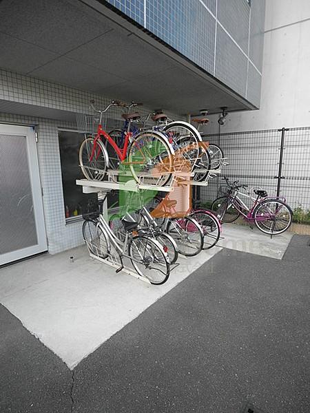 【周辺】アパートメンツ浅草橋リバーサイドの駐輪場