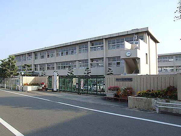 【周辺】那珂川市立岩戸北小学校（720m）
