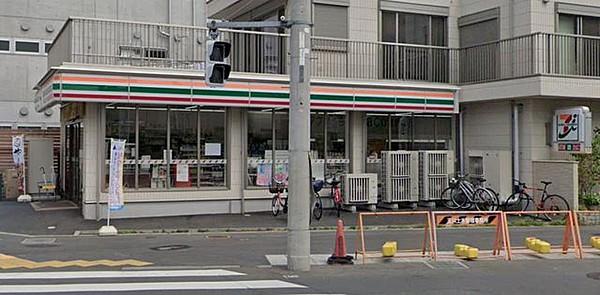 【周辺】セブンイレブン世田谷玉川店 24時間営業のコンビニエンスストアです。日用品も取り扱っているためちょっとしたお買い物にも便利です。 80m