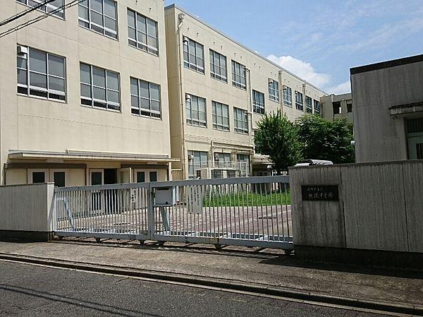 【周辺】名古屋市立北陵中学校 徒歩 約11分（約880m）