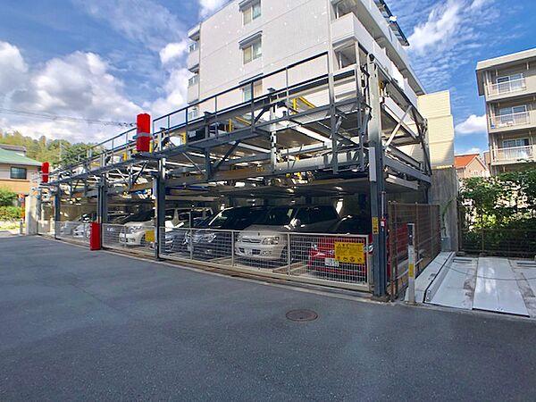 【駐車場】立体式駐車場完備