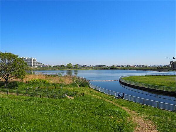 【周辺】多摩川河川敷まで徒歩1分、自然と触れ合う立地です