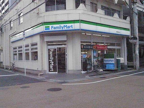 【周辺】ファミリーマート草津駅東口店まで500m