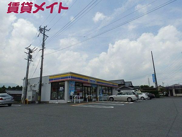 【周辺】ミニストップ治田店 2040m
