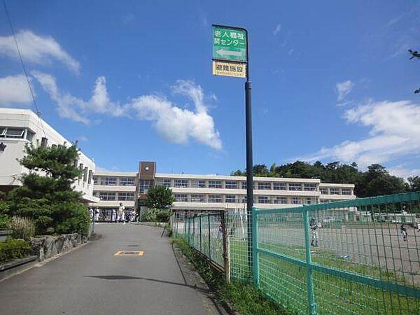 【周辺】亀山市立関中学校