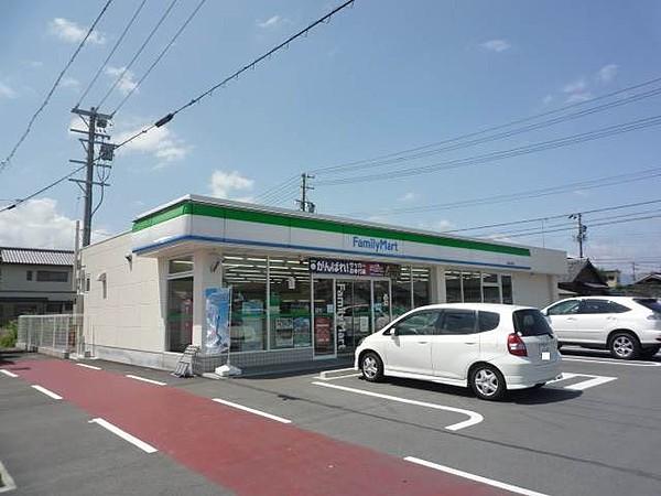 【周辺】ファミリーマート松阪本居店 689m