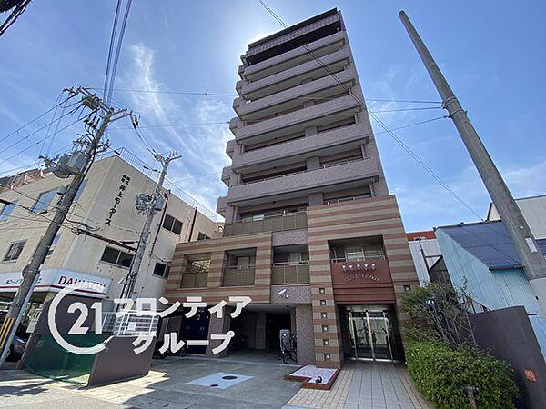 【外観】神戸市兵庫区大開通10丁目に位置する10階建てマンション