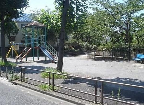 【周辺】平野二丁目児童遊園 徒歩1分。 80m
