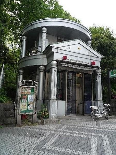【周辺】新宿警察署熊野神社前交番 徒歩6分。 420m