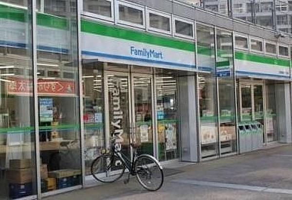 【周辺】ファミリーマート/江東東雲一丁目店 徒歩8分。 580m