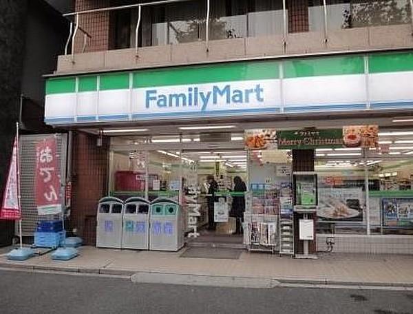 【周辺】ファミリーマート 東神田二丁目店 徒歩5分。 360m