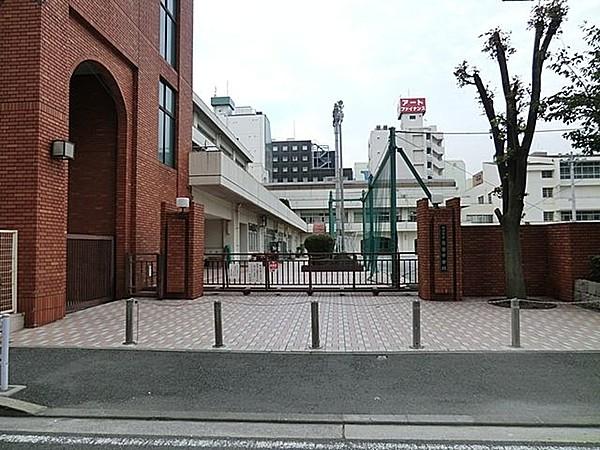 【周辺】横浜市立/横浜吉田中学校 徒歩10分。 750m