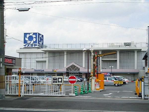 【周辺】Izumiya伏見店（422m）