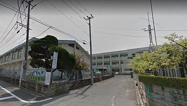 【周辺】北九州市立浅川小学校（767m）