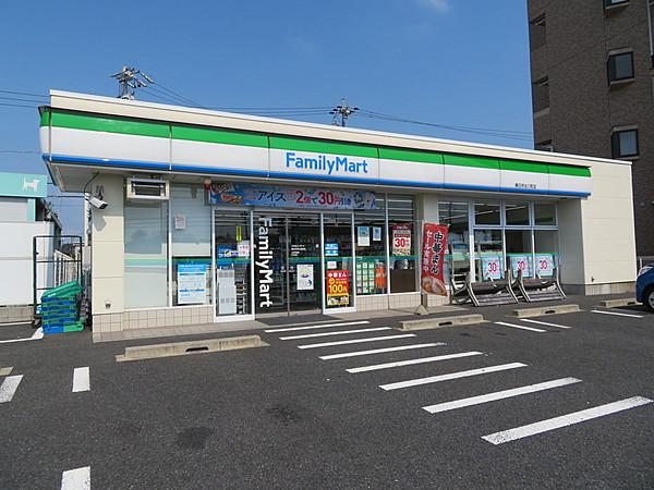 【周辺】ファミリーマート　春日井出川町店 徒歩 約5分（約350m）