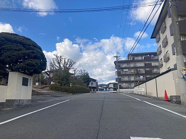 【周辺】JR京都線「茨木」駅より徒歩18分と徒歩圏内！通勤や通学にも便利な立地です。