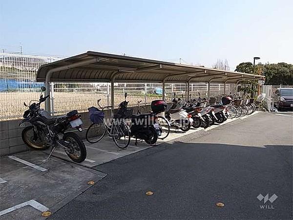 【駐車場】駐輪場、バイク置き場