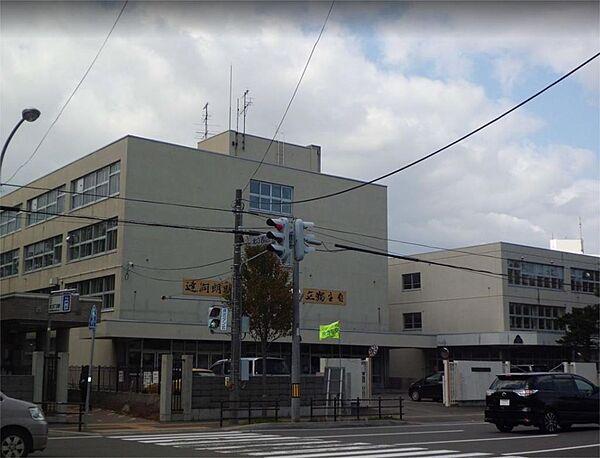 【周辺】札幌市立向陵中学校（694m）