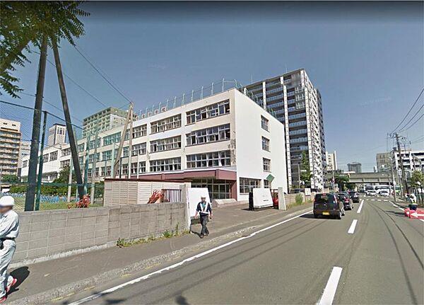 【周辺】札幌市立中央中学校（397m）