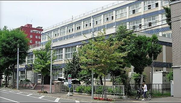 【周辺】私立札幌静修高校（381m）