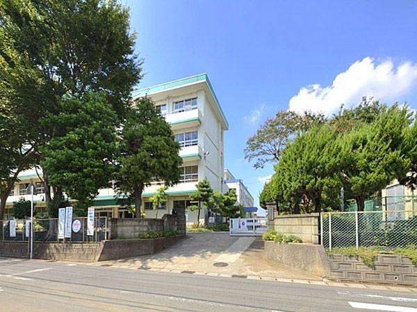 【周辺】千葉市立若松中学校 徒歩10分。 730m