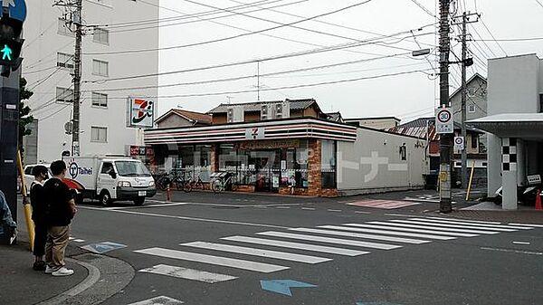 【周辺】セブンイレブンさいたま大宮氷川参道店 徒歩3分。 240m