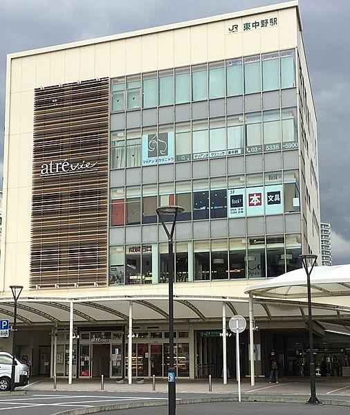 【周辺】東中野駅上には商業ビルもありお買い物に便利です。