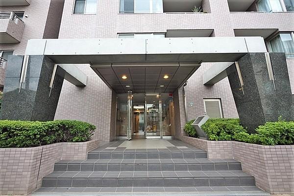 【外観】椎名町駅から徒歩４分。平成９年築、オートロック、宅配ボックスと嬉しい設備の付いたマンションです。