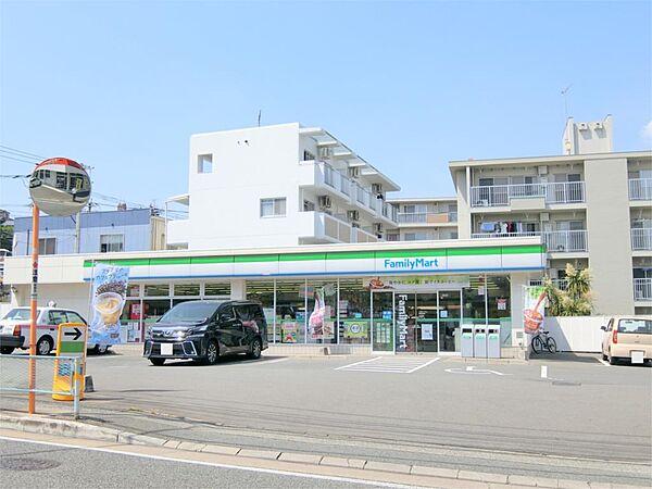 【周辺】ファミリーマート 福岡寺塚店（424m）