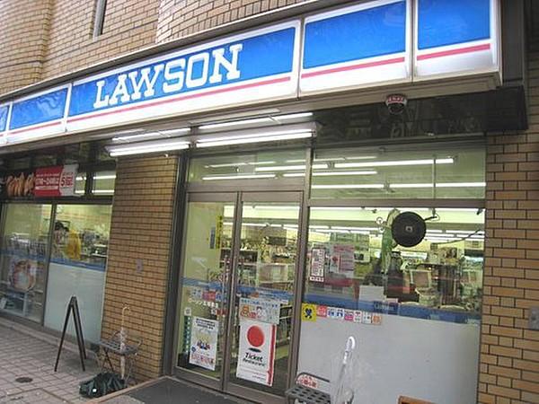【周辺】ローソン広尾南店まで184m コンビニエンスストアチェーンとしては国内店舗数2位。原型となったミルクショップローソンはアメリカ・オハイオ州の牛乳屋J.J.ローソンが1939年に同州に開店した店である。