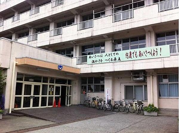 【周辺】大田区立大森東中学校まで120m。「学校生活が楽しく、明日が待ち遠しい学校」です。