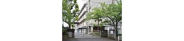【周辺】横浜市立大豆戸小学校まで355m 評判がよく人気の小学校です。