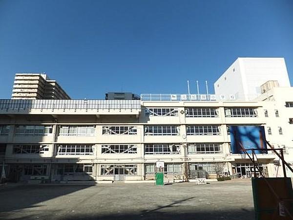 【周辺】江東区立元加賀小学校まで561m。元加賀小学校では、お子様の安全を第一に考え、教育活動を行っております。