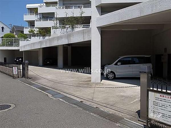 【駐車場】敷地内駐車場（平面式ロボットゲート付き）