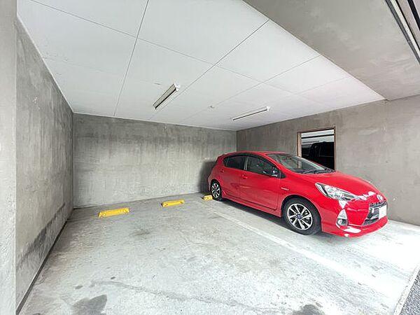 【駐車場】専用使用権付き駐車場。（屋根有）