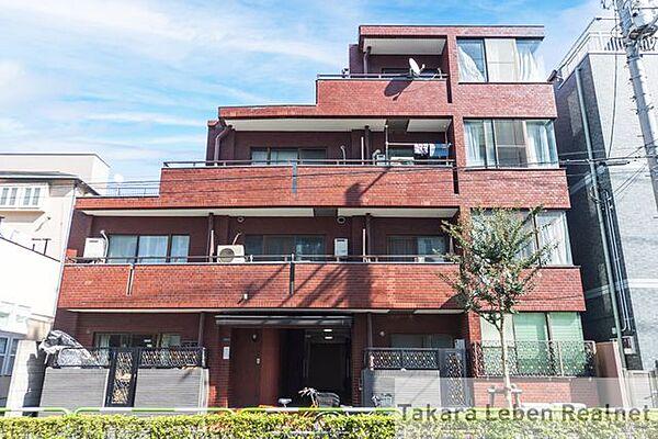 【外観】JR京浜東北線「赤羽」駅から徒歩7分。徒歩圏内に生活便利な施設が揃う暮らしやすい住環境です。安心のモニター付きインターホン完備。