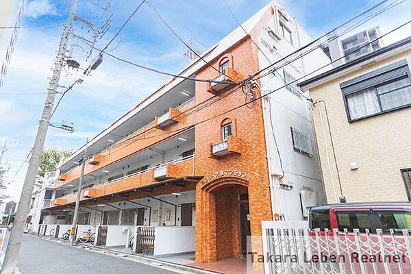 【外観】総戸数22戸のマンション。JR京浜東北線「さいたま新都心」駅から徒歩11分の立地です。徒歩圏内に教育施設、買い物施設が揃っており、住環境は良好です♪