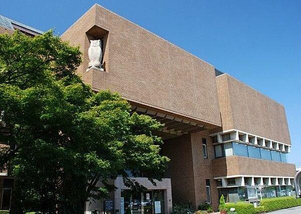 【周辺】戸田市立中央図書館 徒歩12分。 920m
